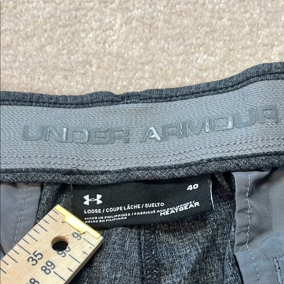 Under Armour Gray Flat Front Shorts headgear  size 40 Casual Style - Picture 2 of 5